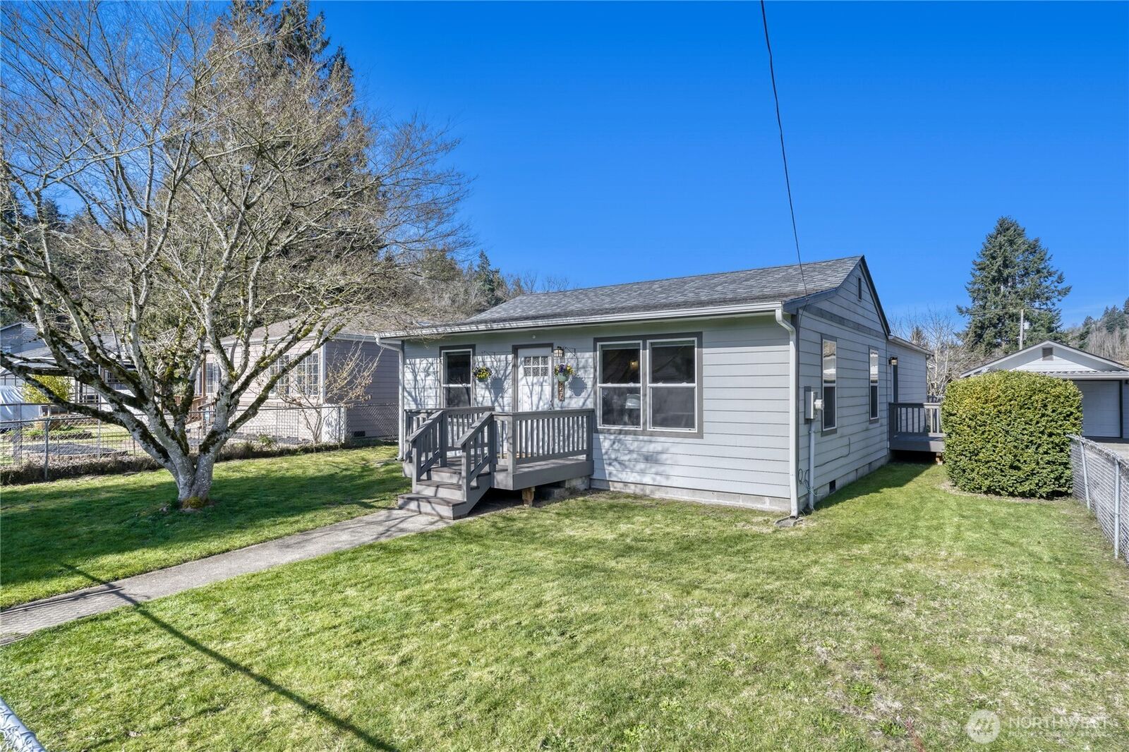 Property Photo:  14929  130th Avenue SE  WA 98058 