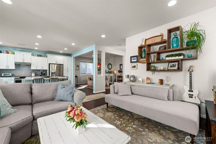 Property Photo:  4309  30th Drive SE  WA 98203 