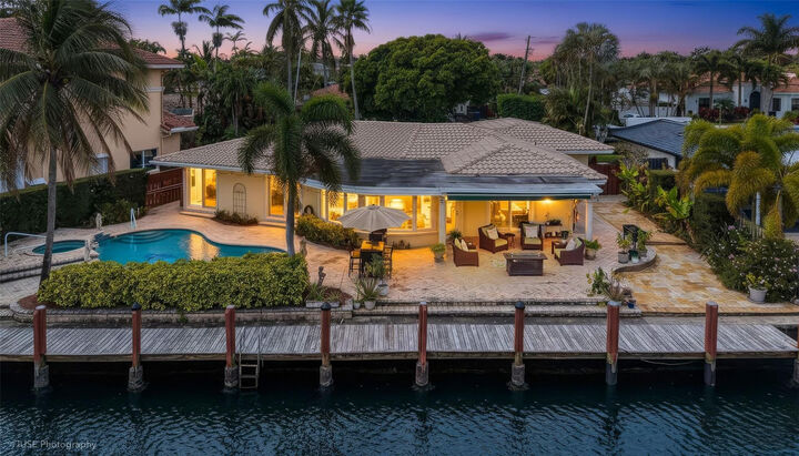 Property Photo:  2108 NE 18th Avenue  FL 33305 