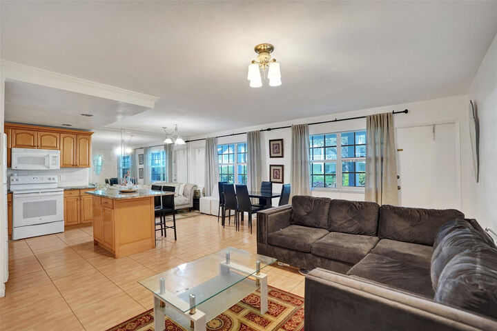 Property Photo:  5208 NE 24th Terrace F118  FL 33308 