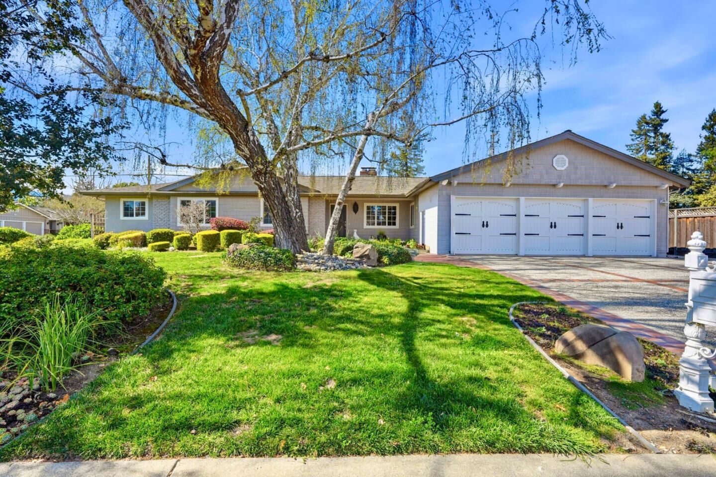 Property Photo:  1474 Marlbarough Avenue  CA 94024 
