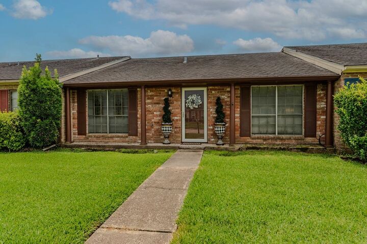Property Photo:  5975 Meadow Way  TX 77706 