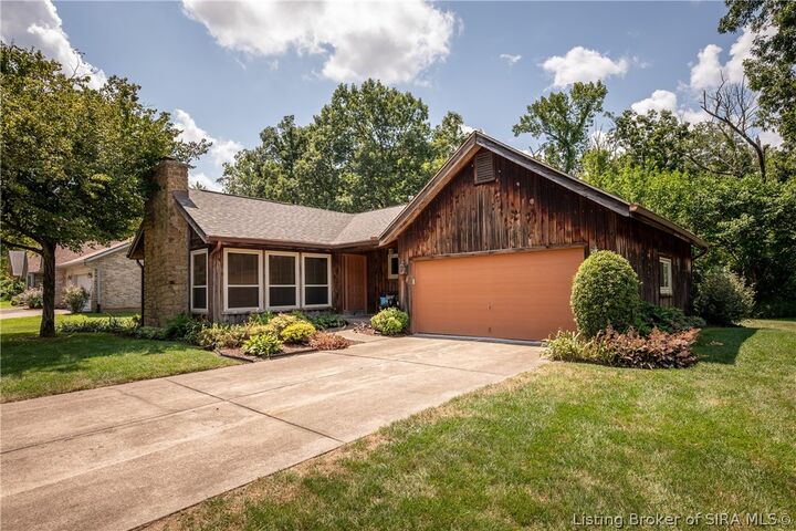 Property Photo: 645 Hampton Court IN 47172