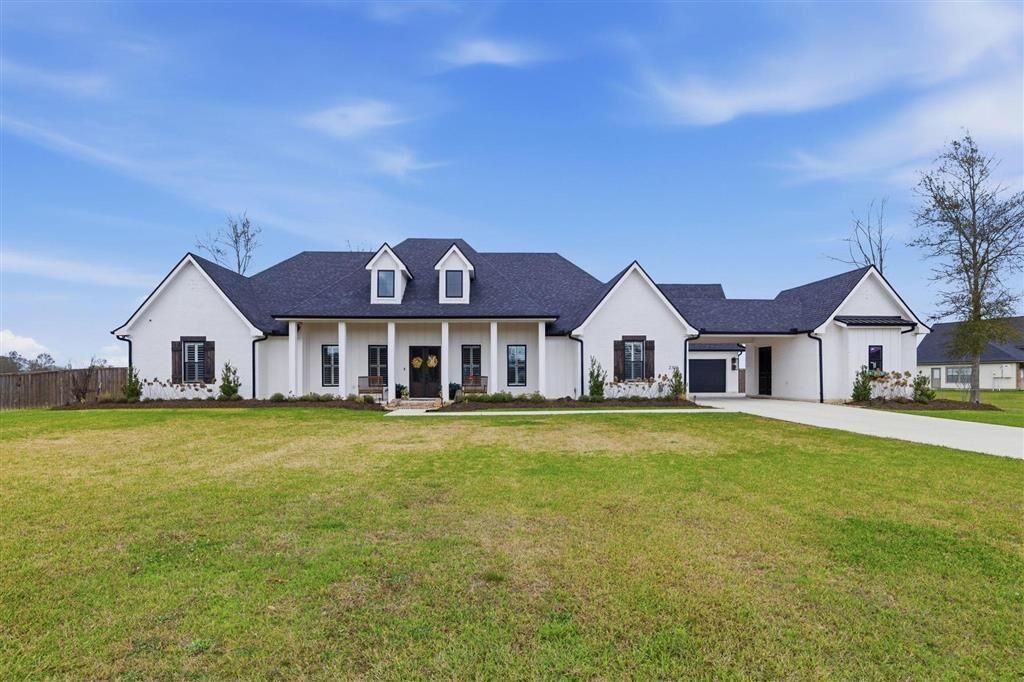 Property Photo:  2706 Coffey Farms Road  LA 70611 