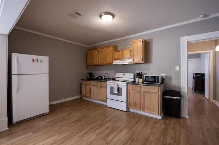 Property Photo: 313 Napoleon Street W LA 70663