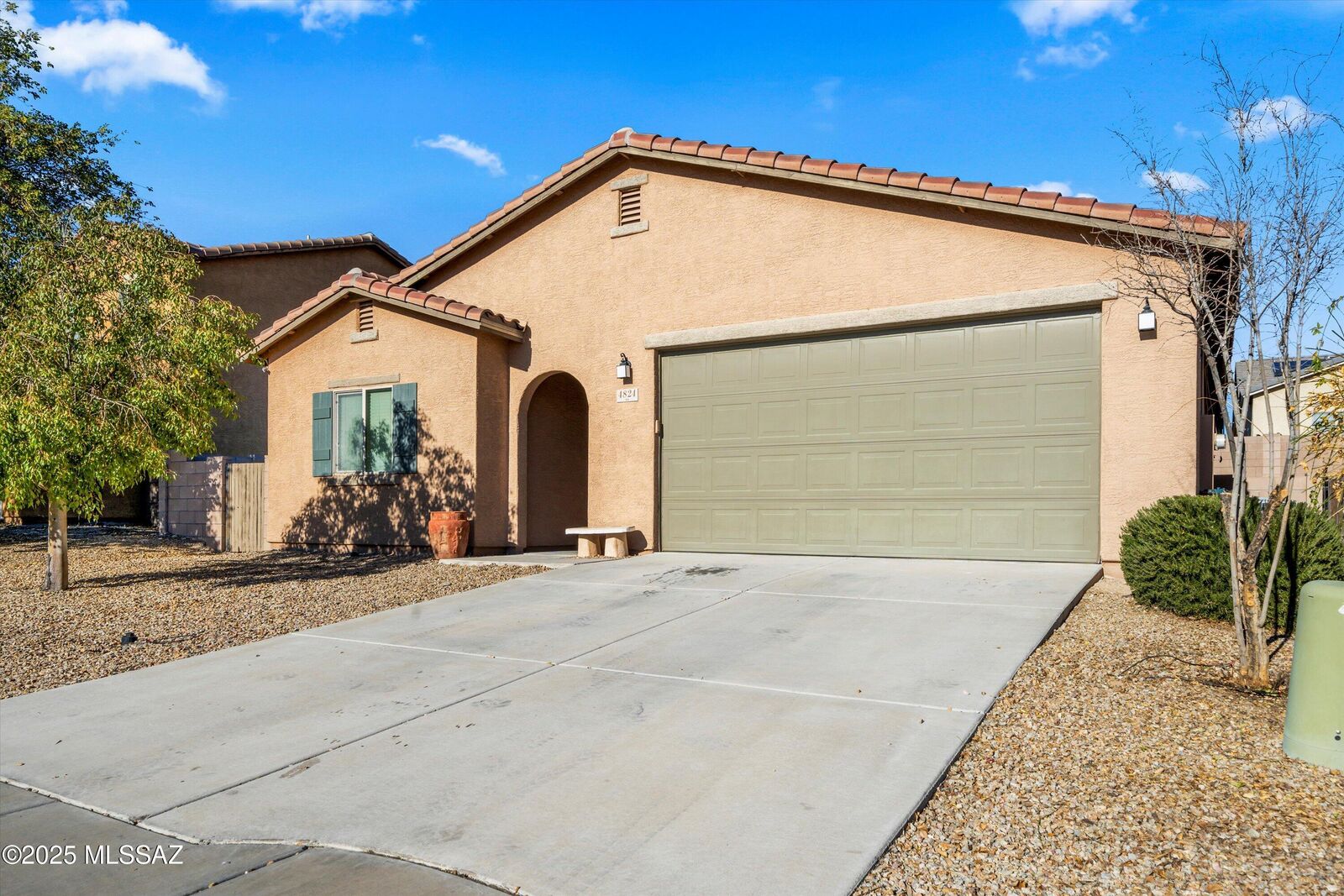 Property Photo: 4824 W Lessing Lane AZ 85742