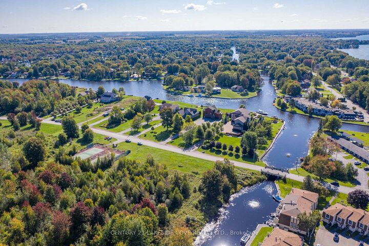 Property Photo:  4 Paradise Boulevard Unit #6  ON L0K 1B0 