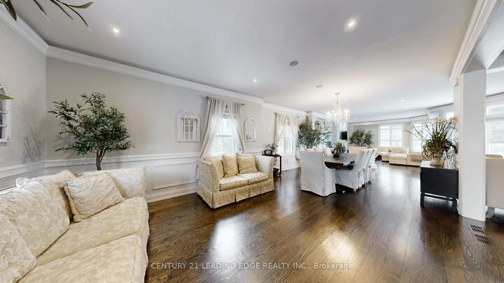 Property Photo:  234 Main Street Unionville Street  ON L3R 2H2 