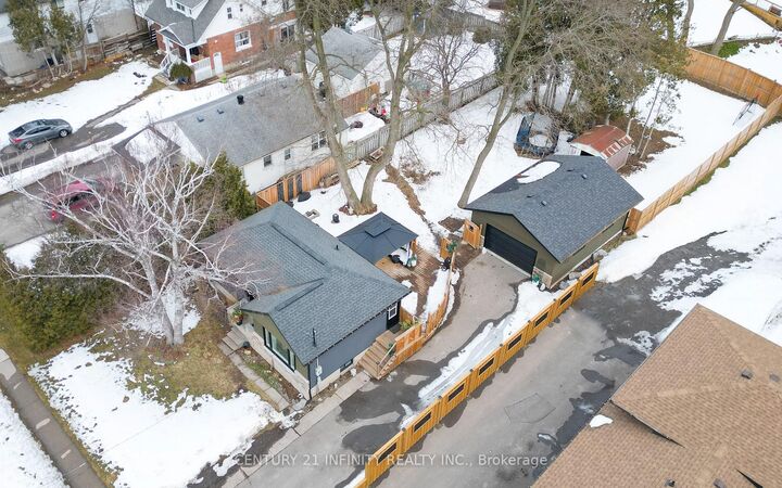 Property Photo:  373 Grandview Street S  ON L1H 7E1 