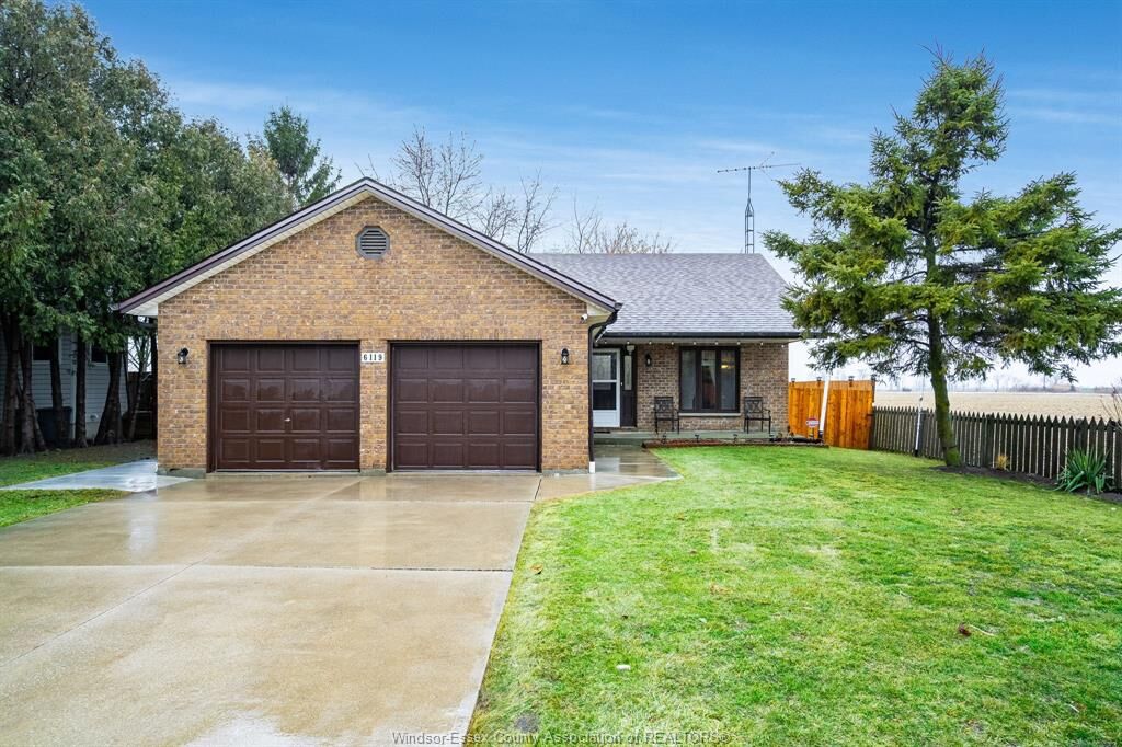 Photo de la propriété:  6119 Emerson Avenue  ON N0P 1J0 