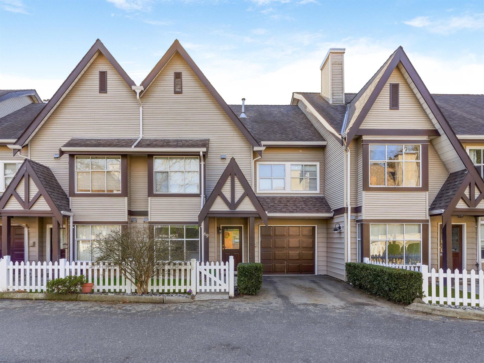 Property Photo: 12099 237 Street 69 BC V4R 2C3