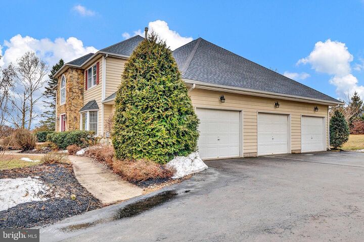 Property Photo: 10 Madaket Lane NJ 08534