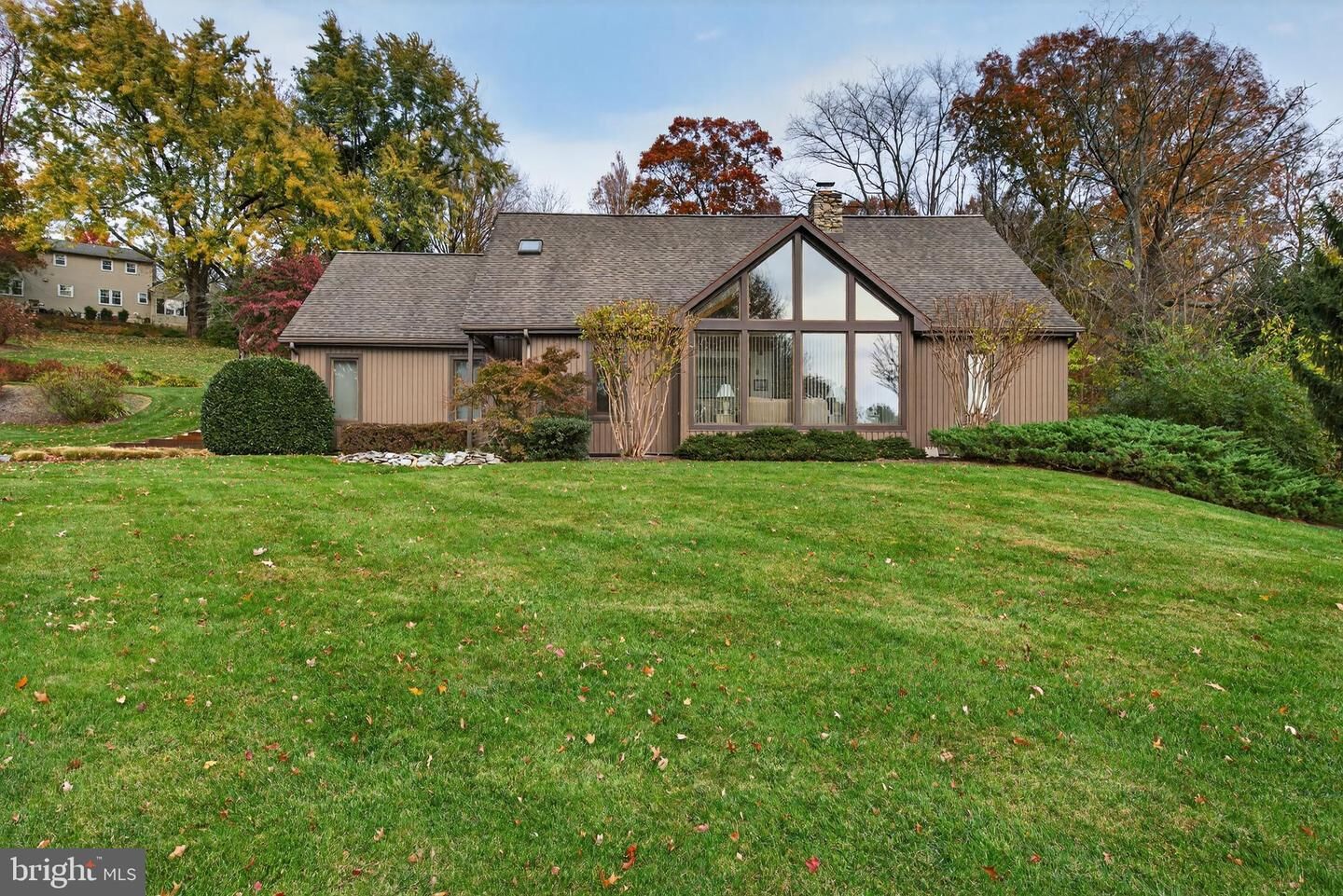 Property Photo:  1049 Signal Hill Lane Lane  PA 17601 