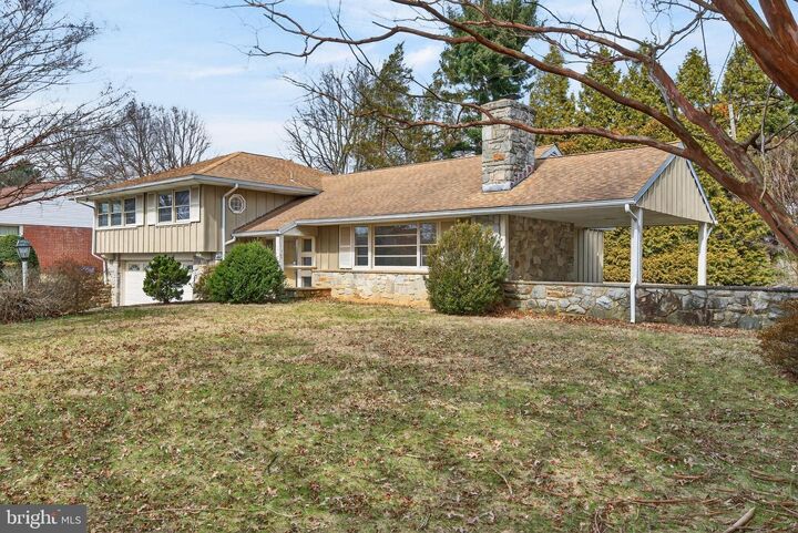 Property Photo:  325 Murry Hill Drive  PA 17601 