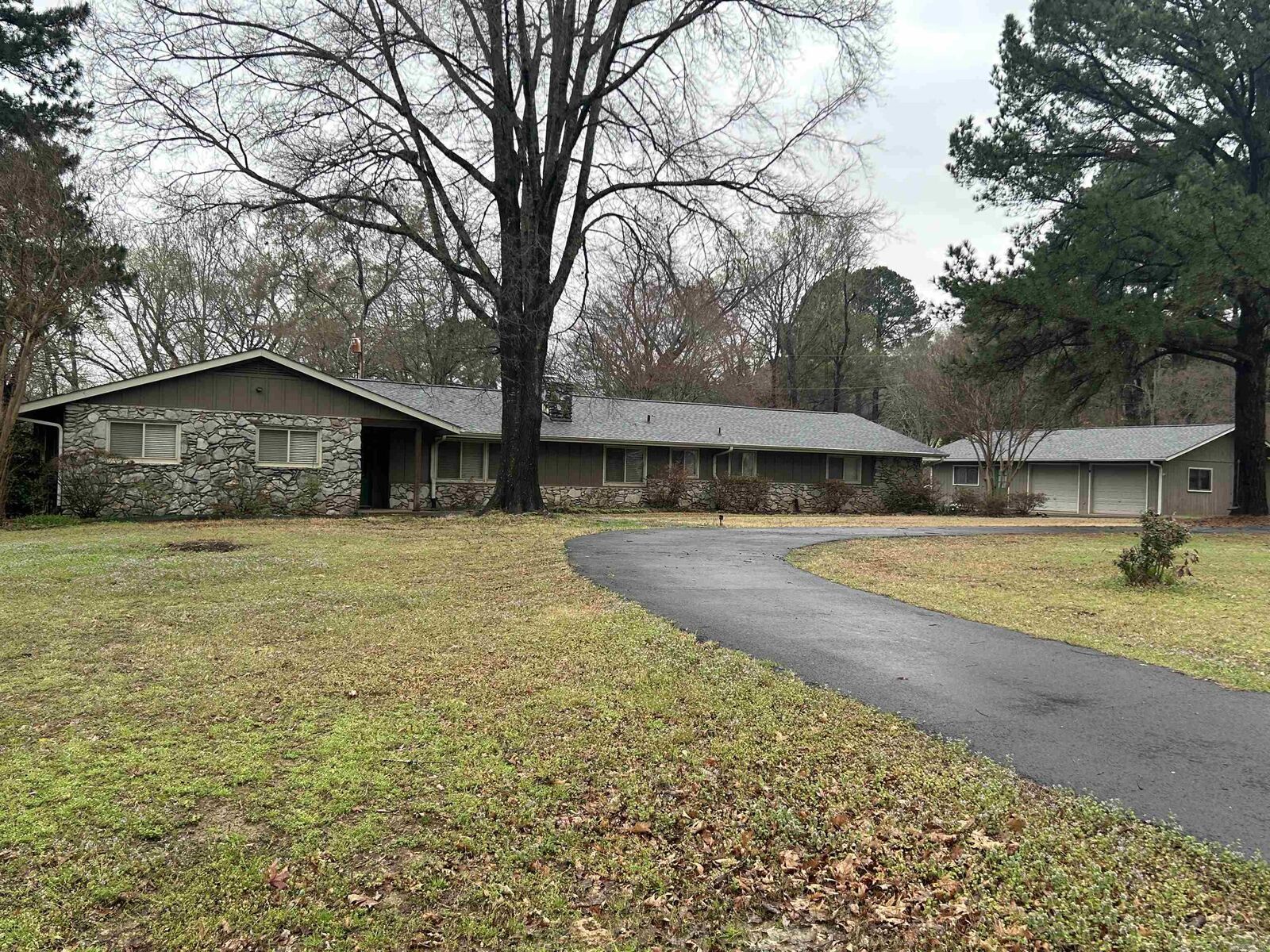 Property Photo:  2 Lake Point Drive  AR 72032 