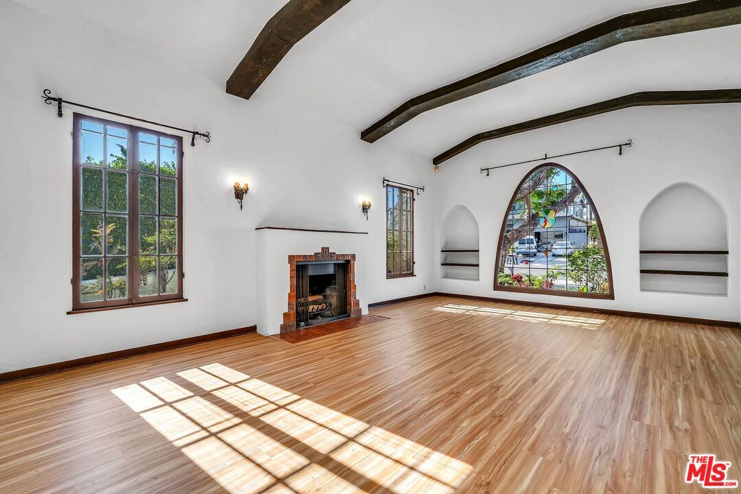 Property Photo: 10630 Wellworth Ave CA 90024