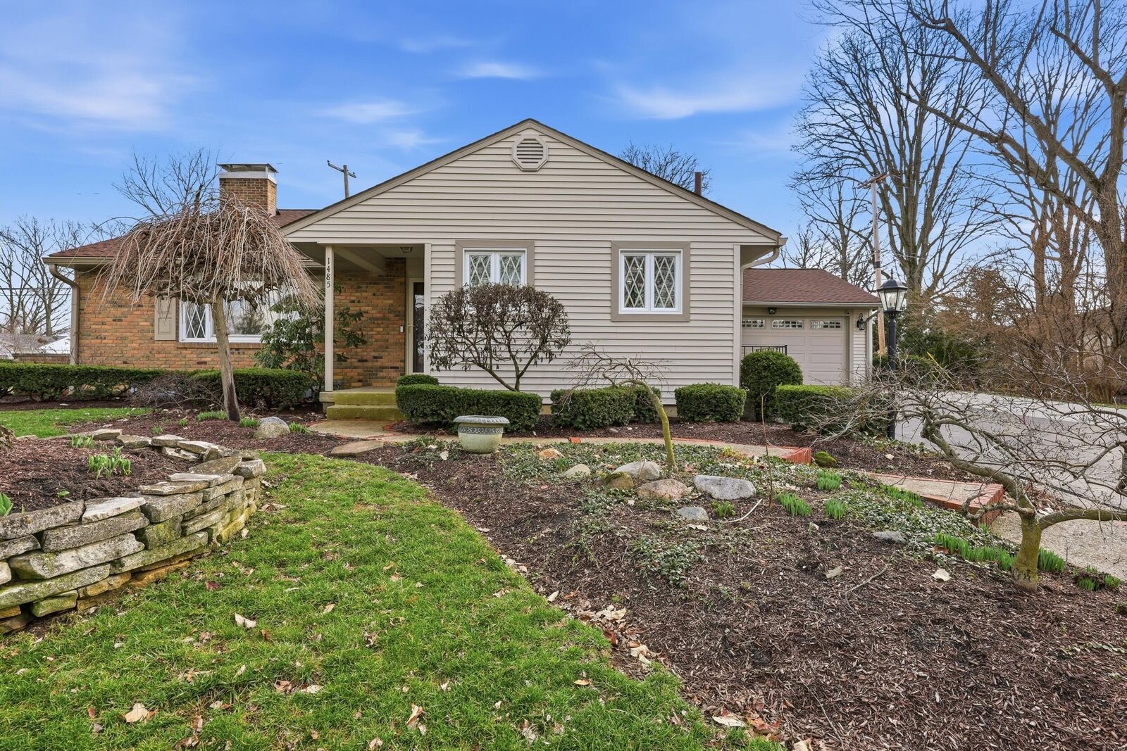 Property Photo:  1485 Trentwood Road  OH 43221 