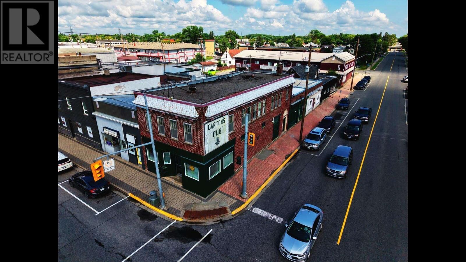 Property Photo:  298 Scott St  ON P9A 1G7 