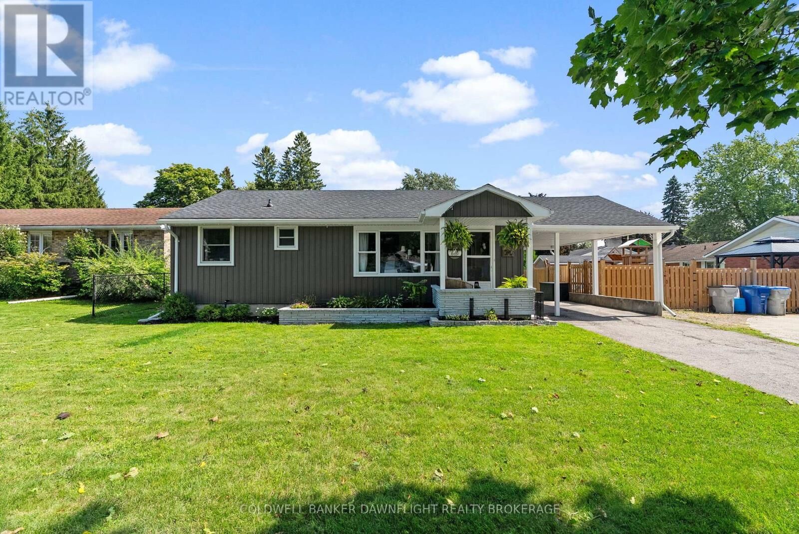 Property Photo:  74 East William Street  ON N0K 1W0 