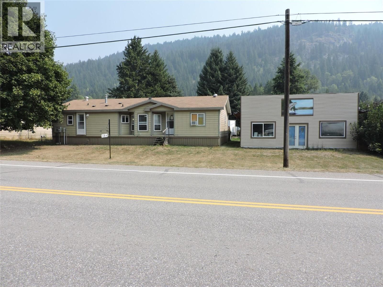 Property Photo: 684 Government Avenue North BC V0H 1J0