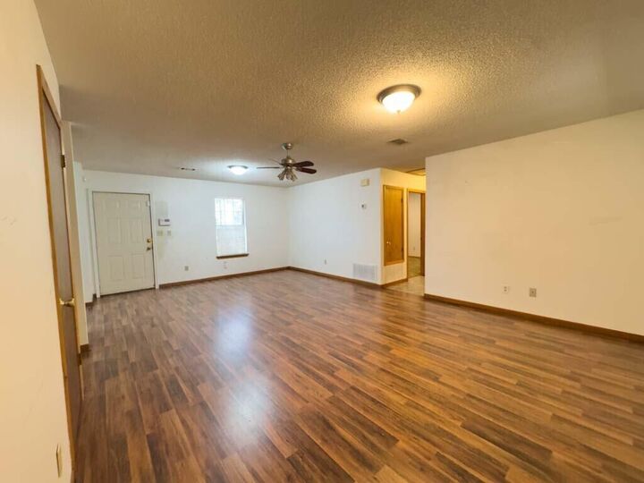 Property Photo: 2928 Aplin Road FL 32539