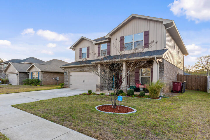 Property Photo: 224 Baycliff Drive FL 32536