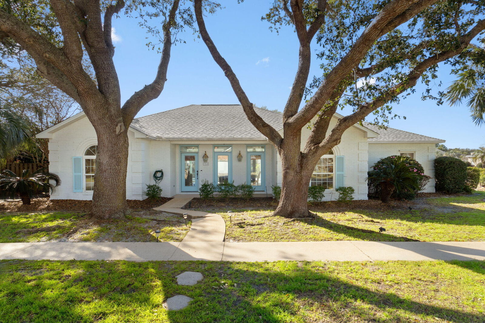 Property Photo: 182 Kel-Wen Circle FL 32541