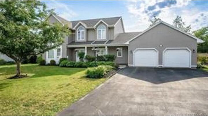 32 Vanessa Court — photo 1