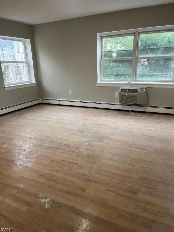 Property Photo:  354 S Orange Ave 3E  NJ 07079 