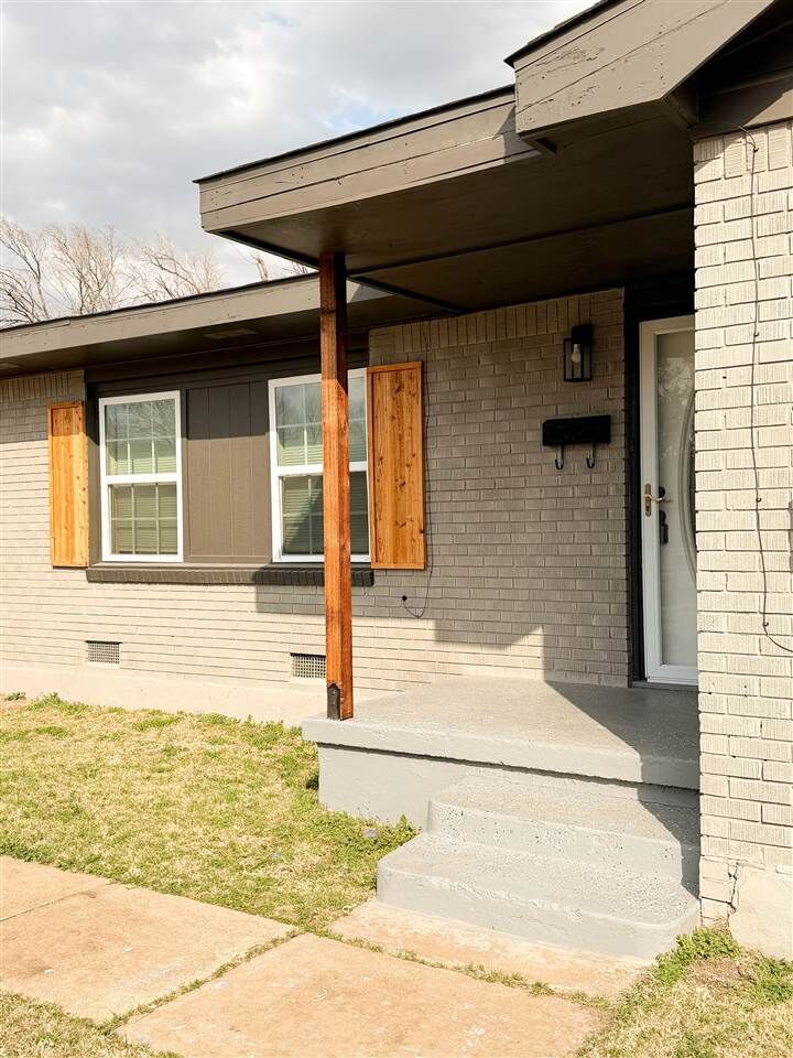 Property Photo: 1415 NW 44th St OK 73505