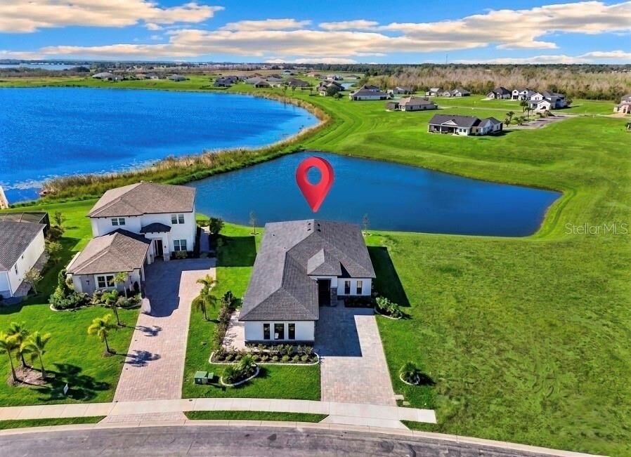 Property Photo: 224 Valencia Ridge Drive FL 33823