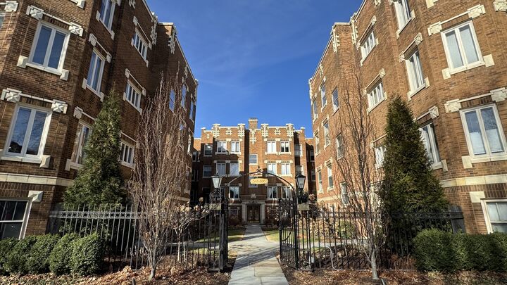 Property Photo:  548 Michigan Avenue 2  IL 60202 