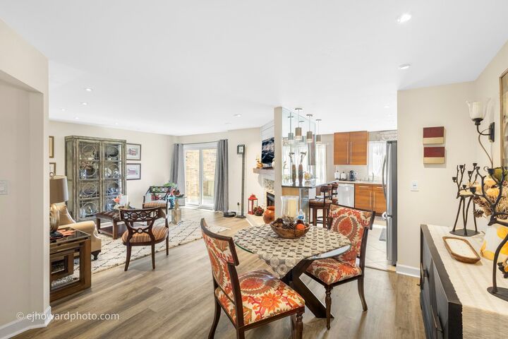 Property Photo:  727 Maplewood Court A  IL 60527 