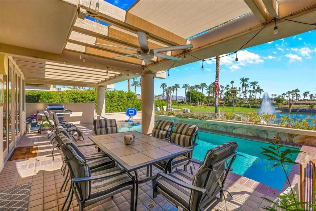 Property Photo: 75467 Riviera Drive CA 92210