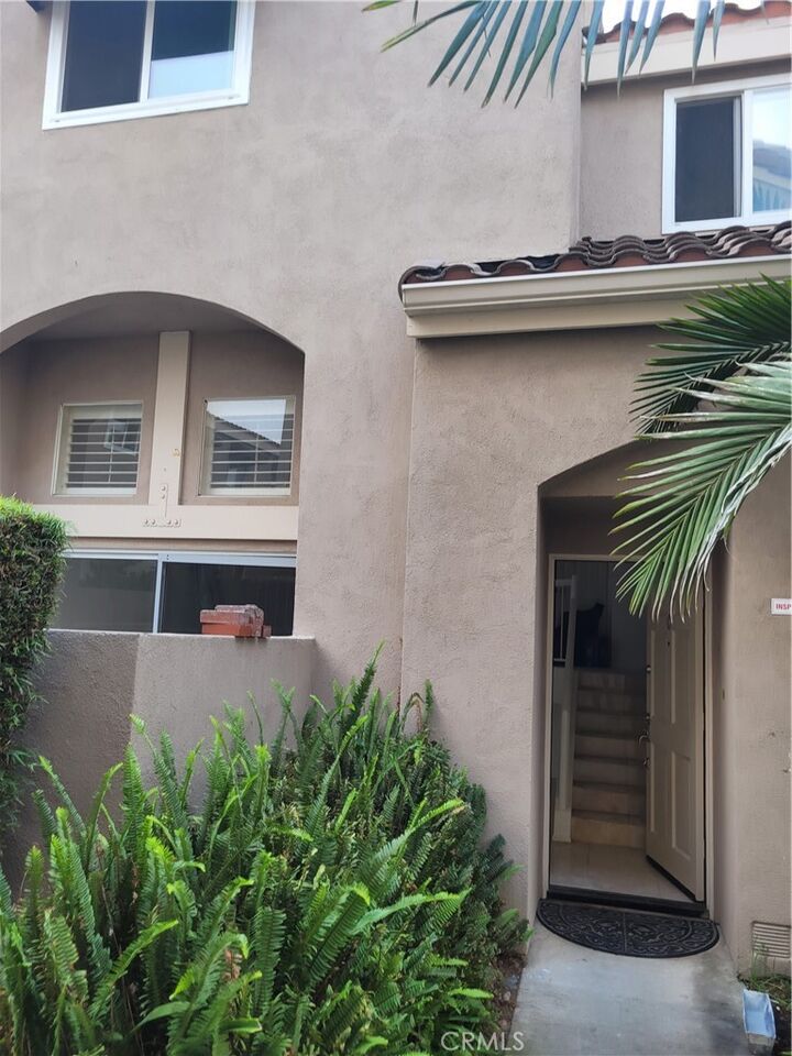 Property Photo:  1329 E Grand Avenue C  CA 90245 