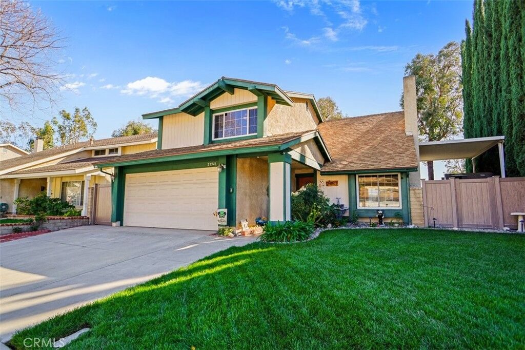 Property Photo:  21946 Peppercorn  CA 91350 