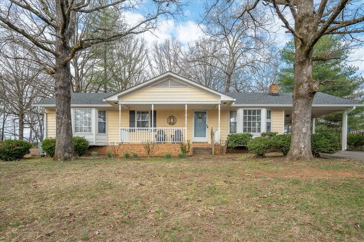Property Photo:  1606 Briarwood Dr  TN 38464 