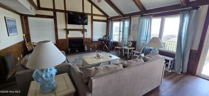 Property Photo:  256 E First Street  NC 28469 