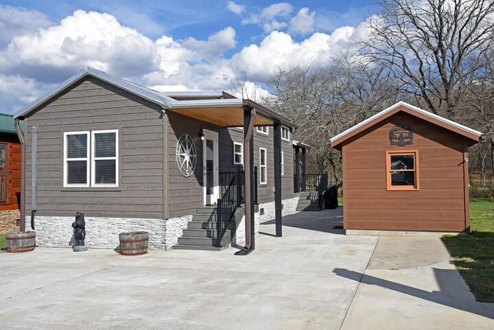 Property Photo:  435 Golden Nugget  GA 30512 