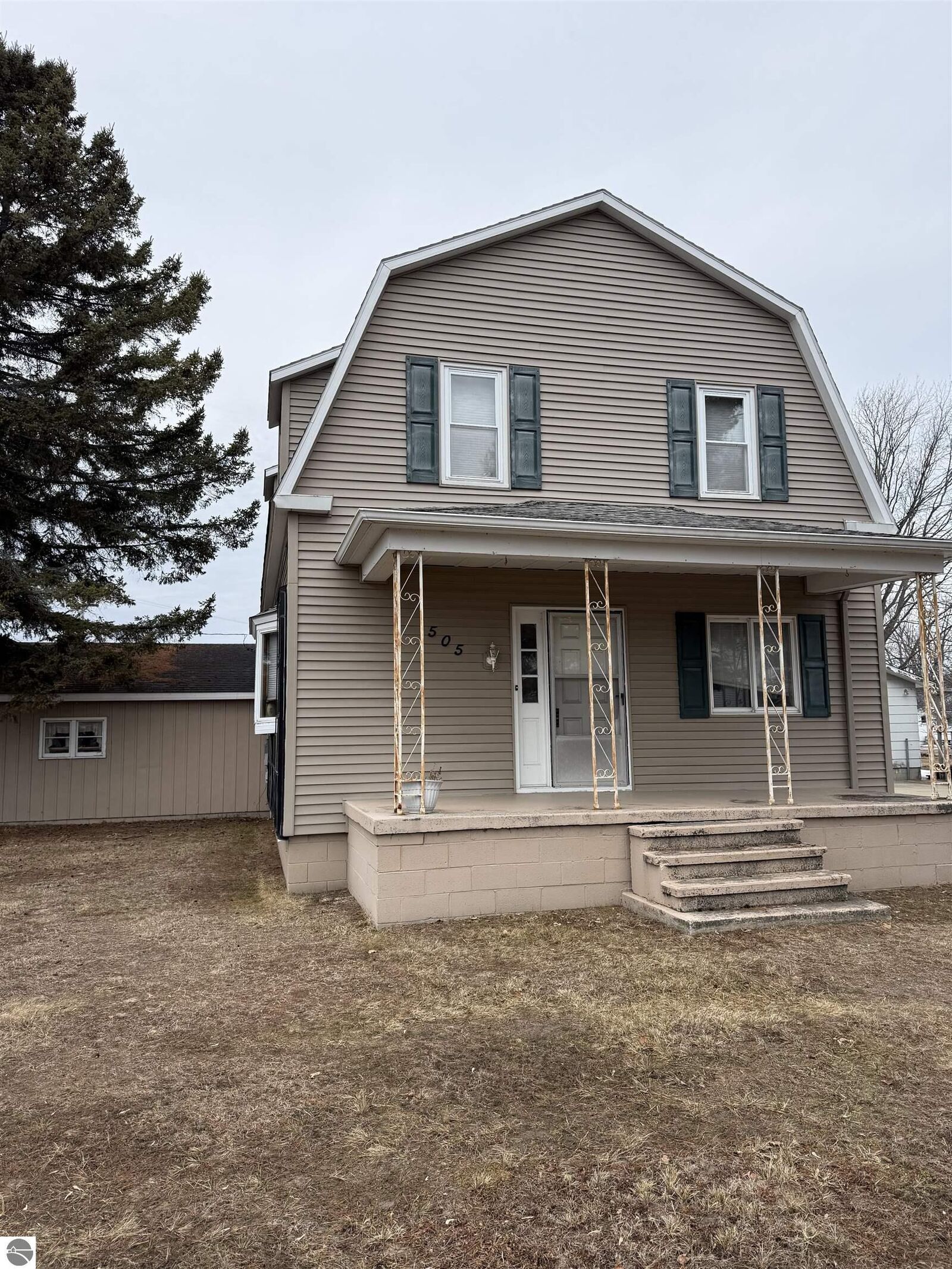 Property Photo:  505 Beech  MI 48763 