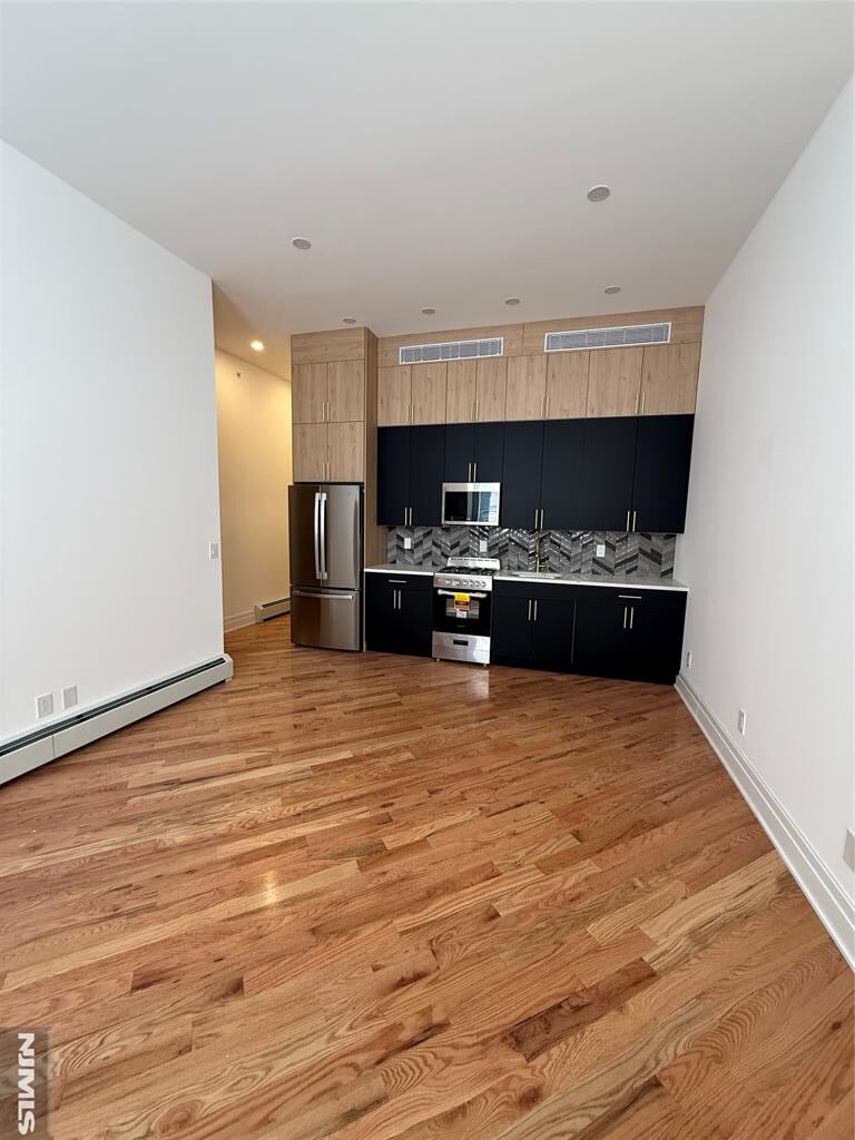 Property Photo:  695 Elm Street 1  NJ 07032 