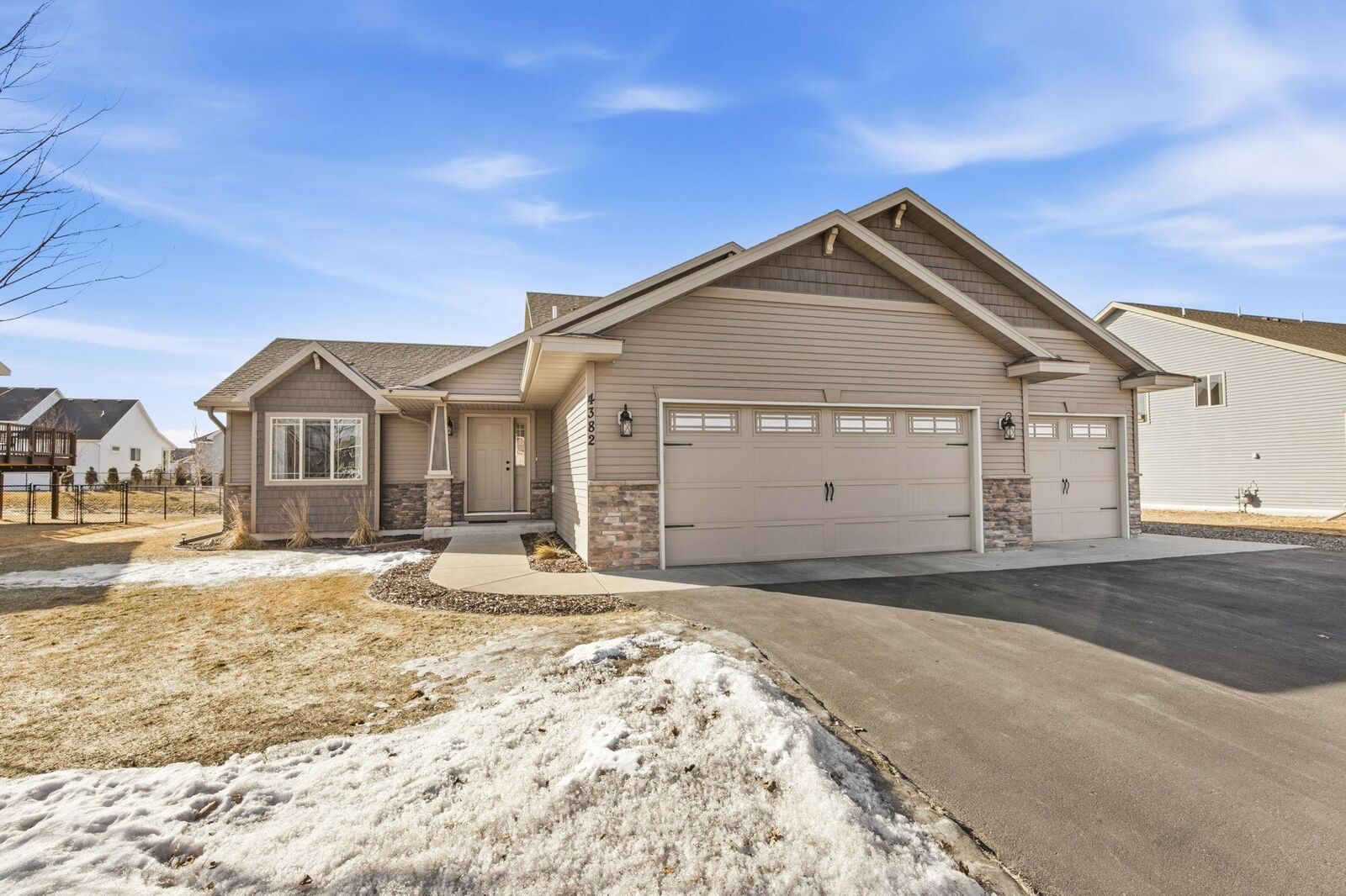 Property Photo:  4382 87th Street NE  MN 55362 