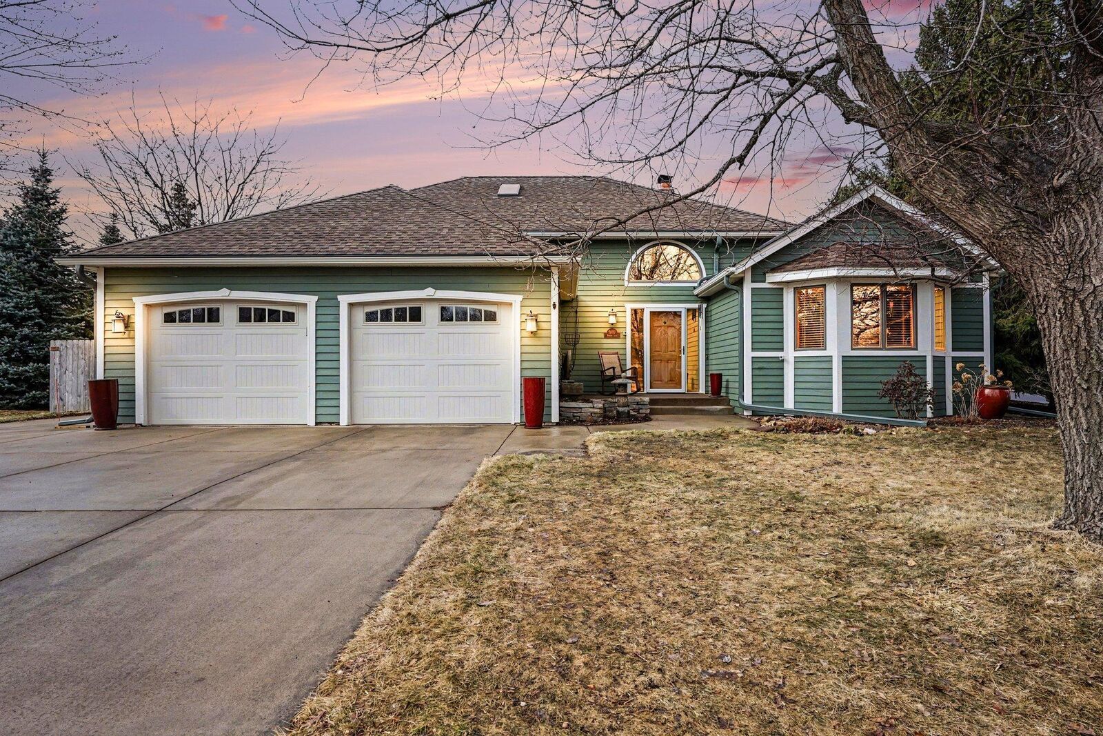 Property Photo:  2100 Brooke Lane  MN 55033 