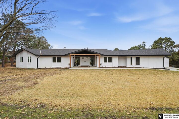 Property Photo: 2505 S 70th Street NE 68506