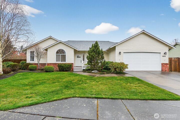Property Photo:  1906  Copper Pond Place  WA 98221 