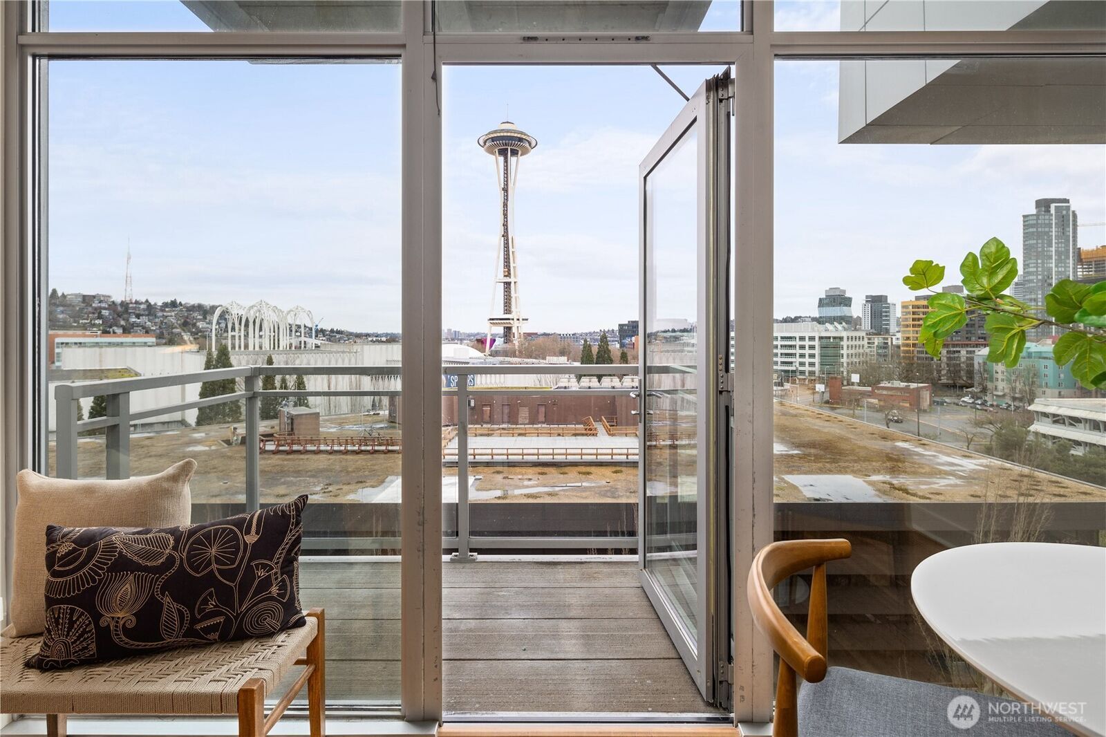 Property Photo:  2911  2nd Avenue 1112  WA 98121 