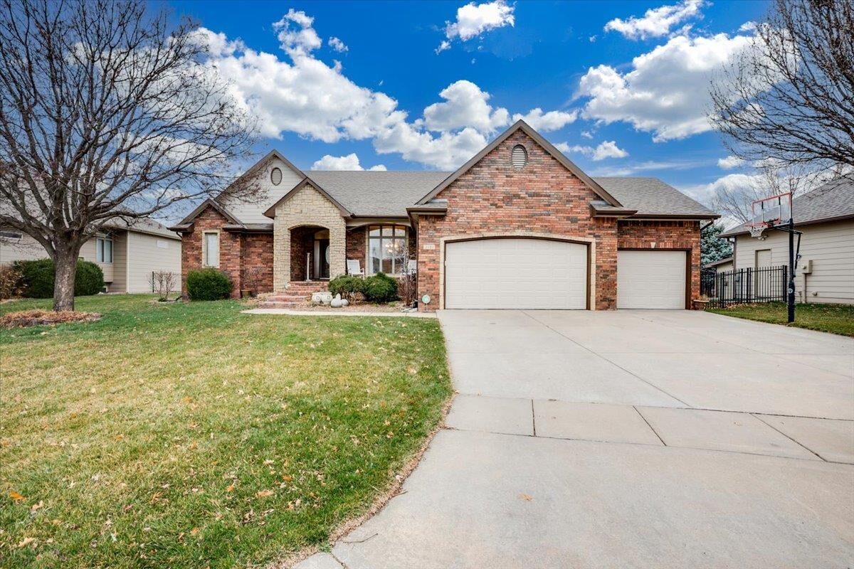 Property Photo:  3101 N Red Fox Circle  KS 67205 