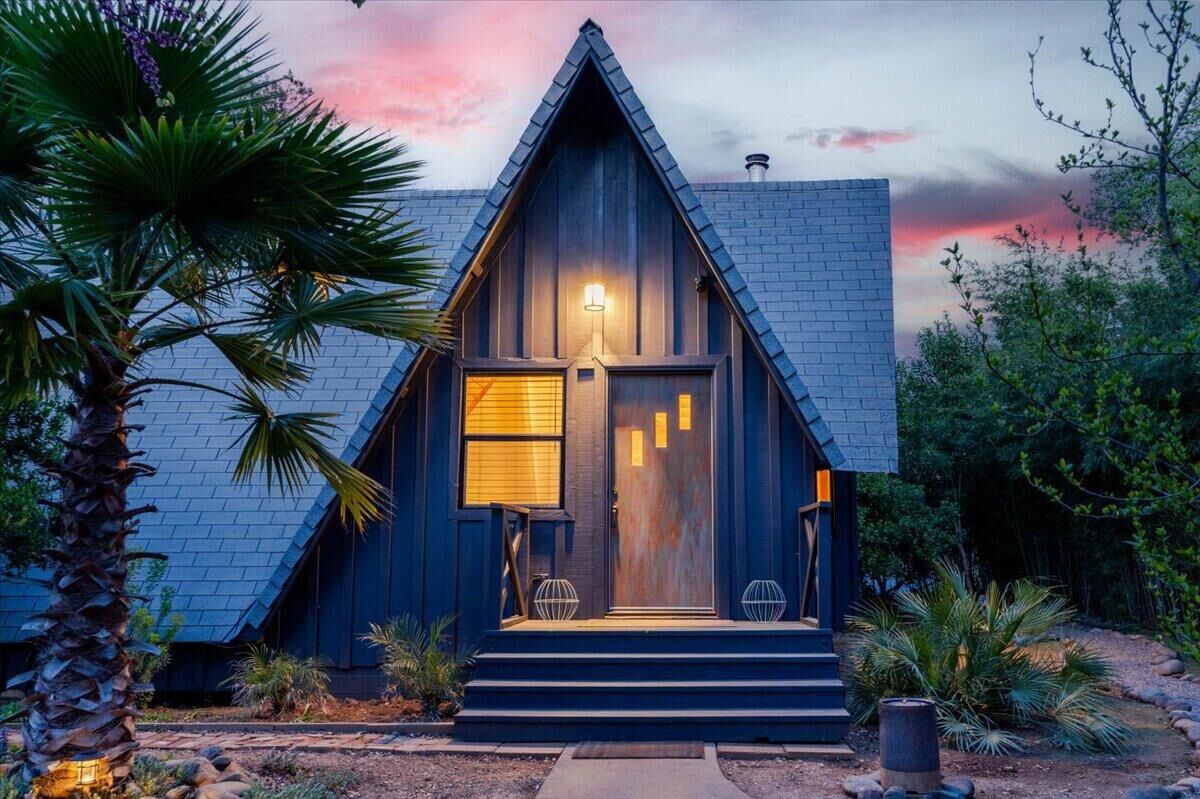 Property Photo: 1289 Arizona Street CA 96002