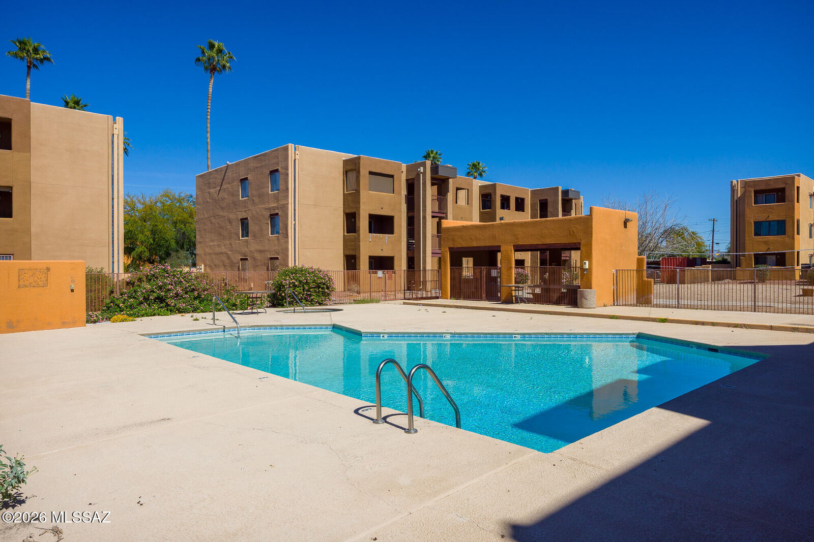 Property Photo:  1810 E Blacklidge Drive 112  AZ 85719 