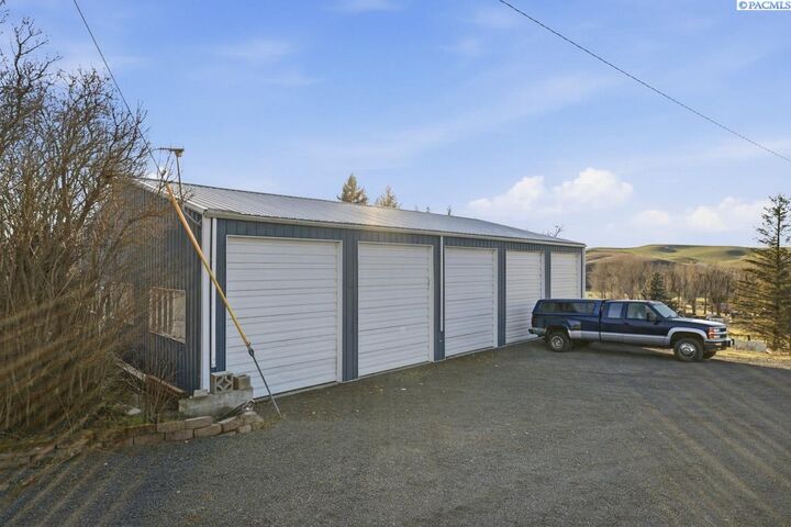 Property Photo:  314 E 9th St  WA 99170 